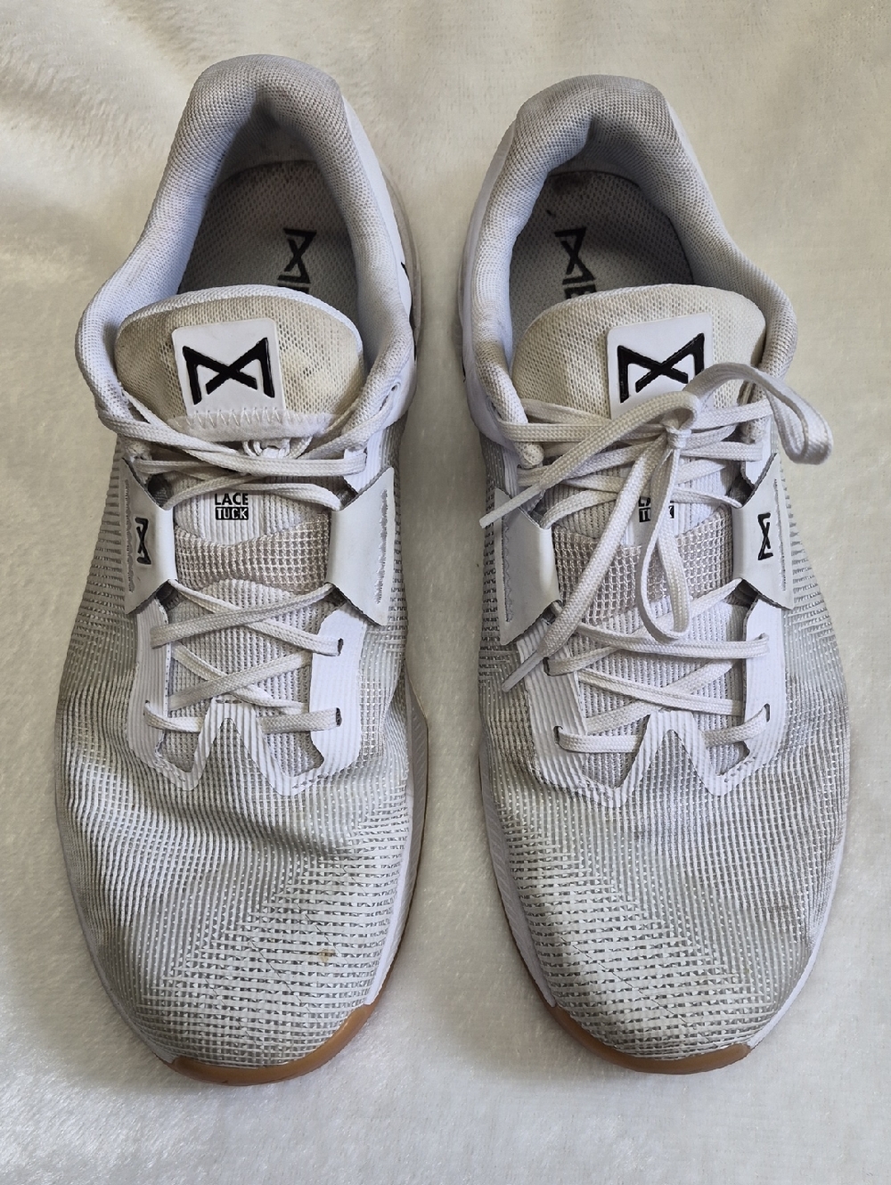 Nike Men's White Knit Training Shoes with Gum Outsole